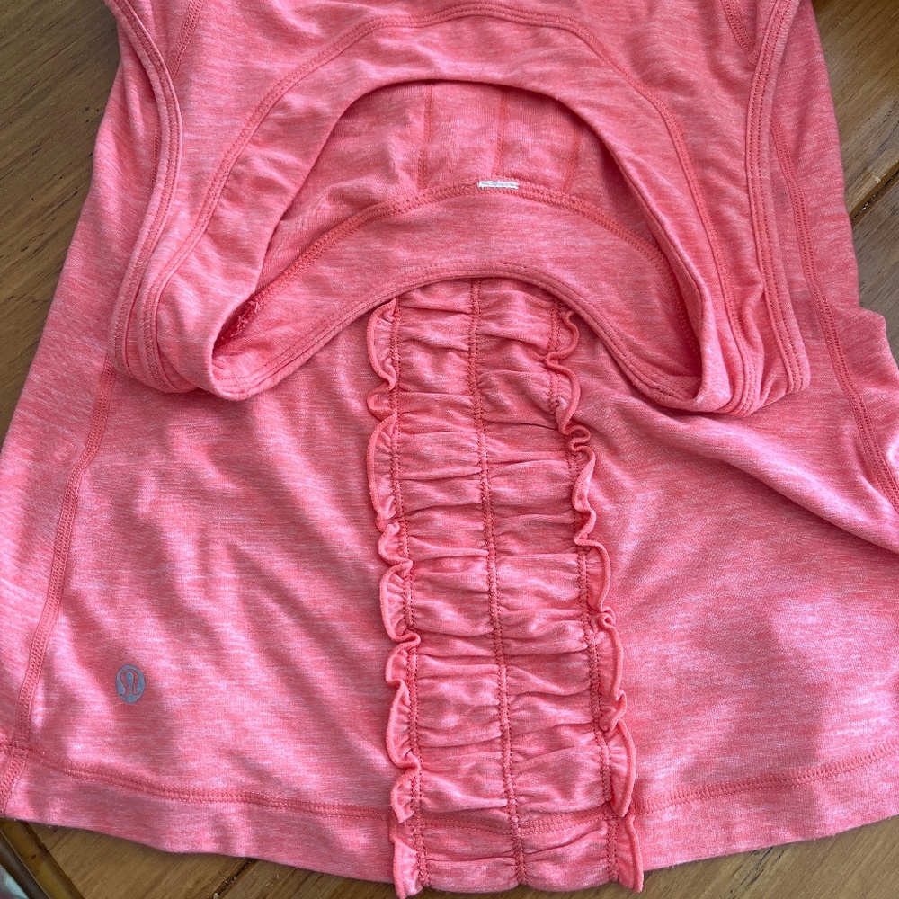 Lululemon tank